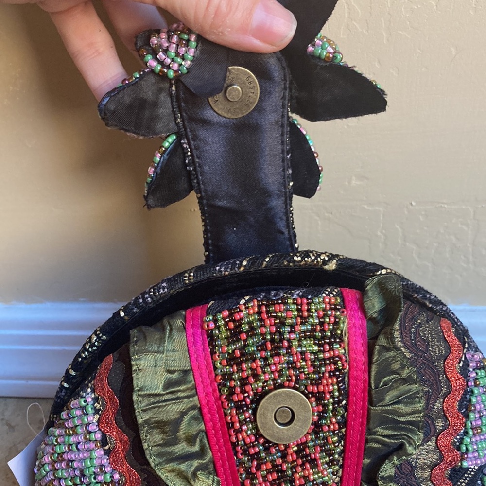 Stunning gorgeous beaded purse  NWT - Picture 4 of 17